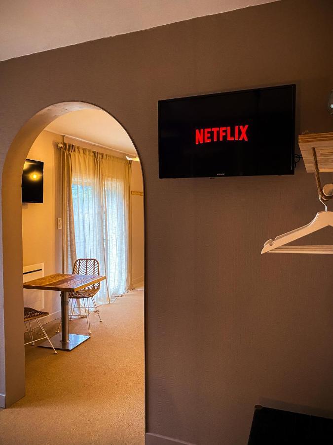 Love Room Suite Bali - Auray En Bretagne Brech Exterior photo